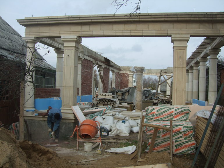 С мыслью об улучшении архитектуры подмосковных дач.