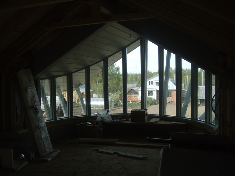 С мыслью об улучшении архитектуры подмосковных дач.