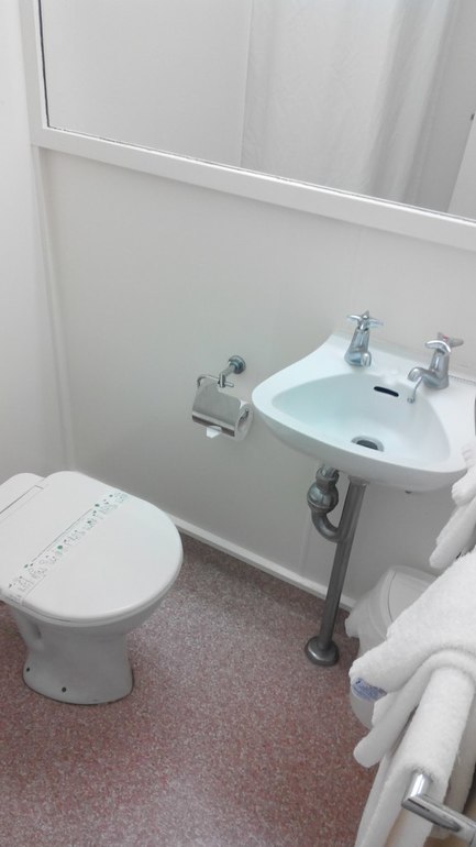 Он прилетел в НЗ)