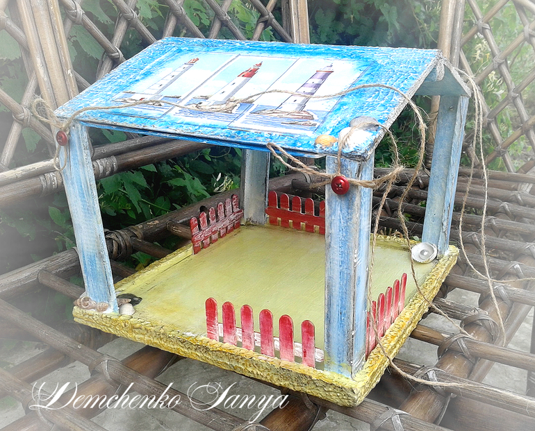 Кормушка для птиц.