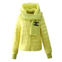 Курточка пуховая  chanel на девочку рост 160 см 4500 руб