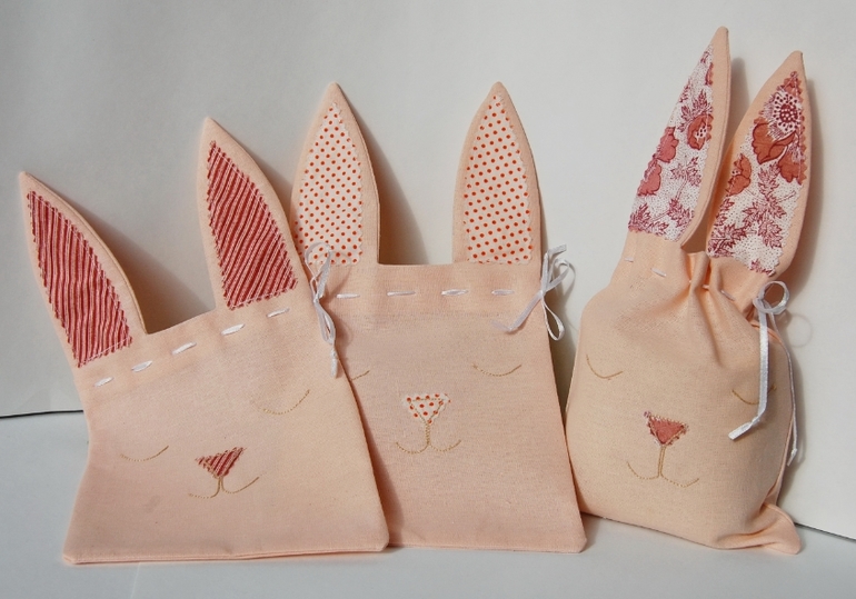 Пасхальные зайцы - мешочки для подарков