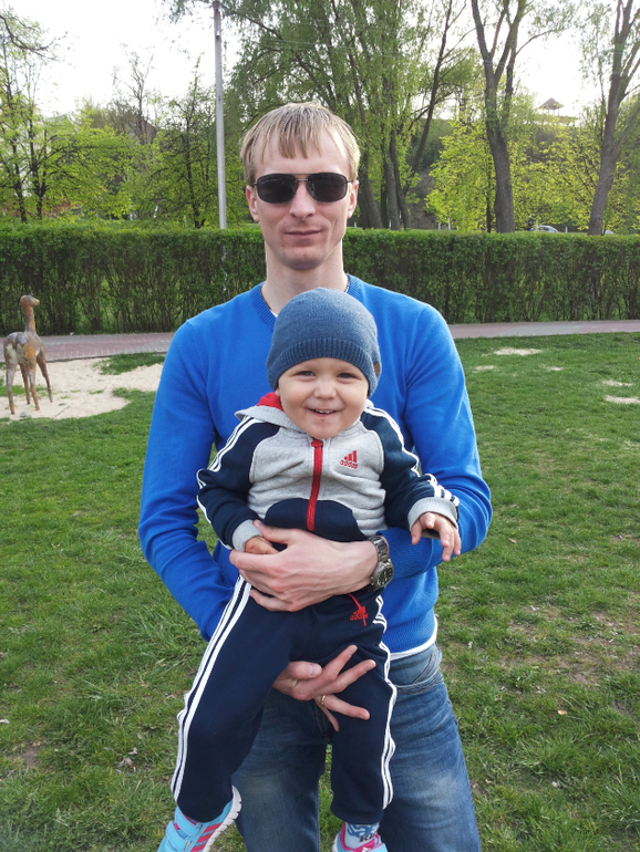 1,5 годика))