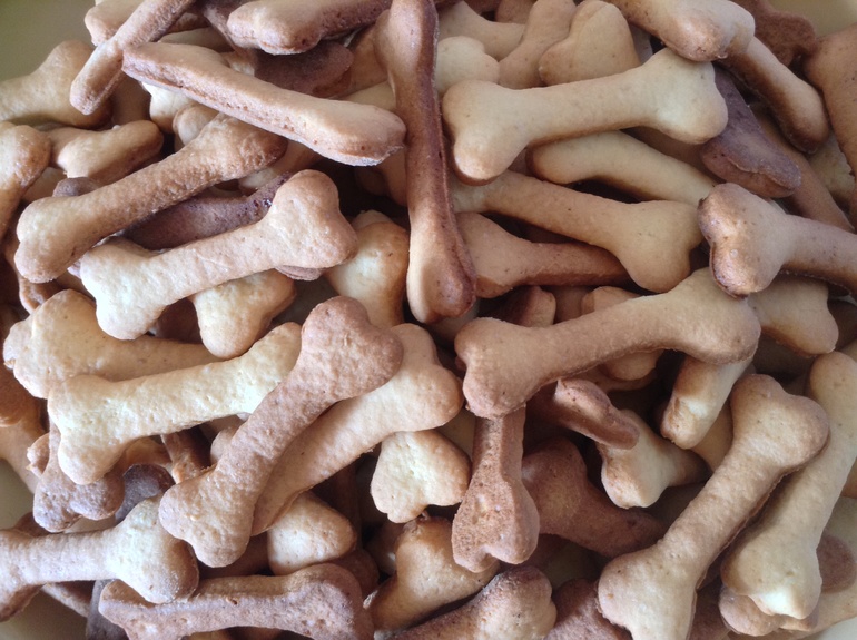 Кому килограмм кошачьих костей?