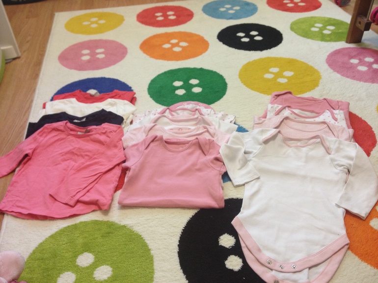 Пакет фирменных вещей на девочку 9-12 мес