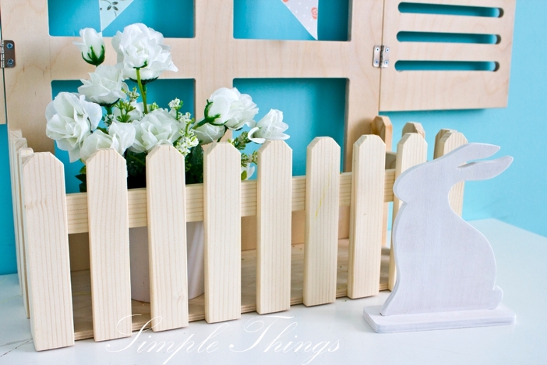 Окошко со ставнями и цветником. Simple Things