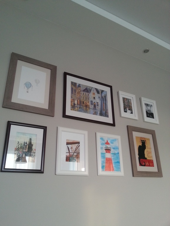 насверлили дырок в стенах)