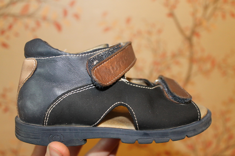 Продам обувь на мальчика 23-26р-р в отличном состоянии