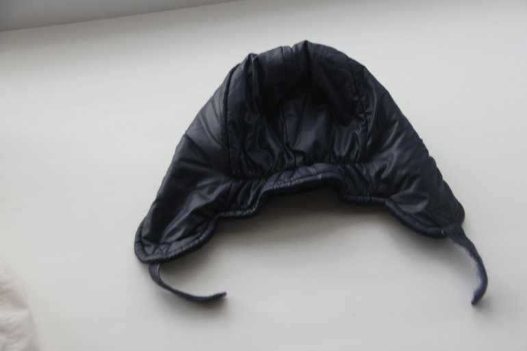 Moncler (ы) на 3 года и комплект на 8 лет.