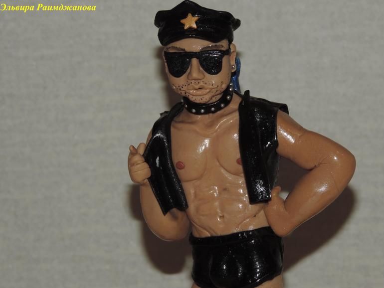 18+....)) ..Стриптиз для Танюши..или сладкий парень)))