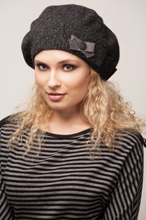 Шапкинск! Огромный выбор шапок - очень много фирм!