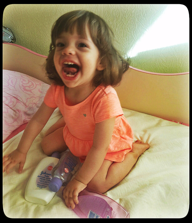 Голопопая. Доченька голопопая. Маленькая голопопая дочь. Девочка в 7 лет голопопая. Лялька голопопая