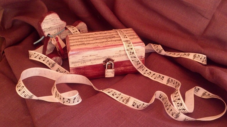 Декупажный конкурс. Тема - монохром/сепия