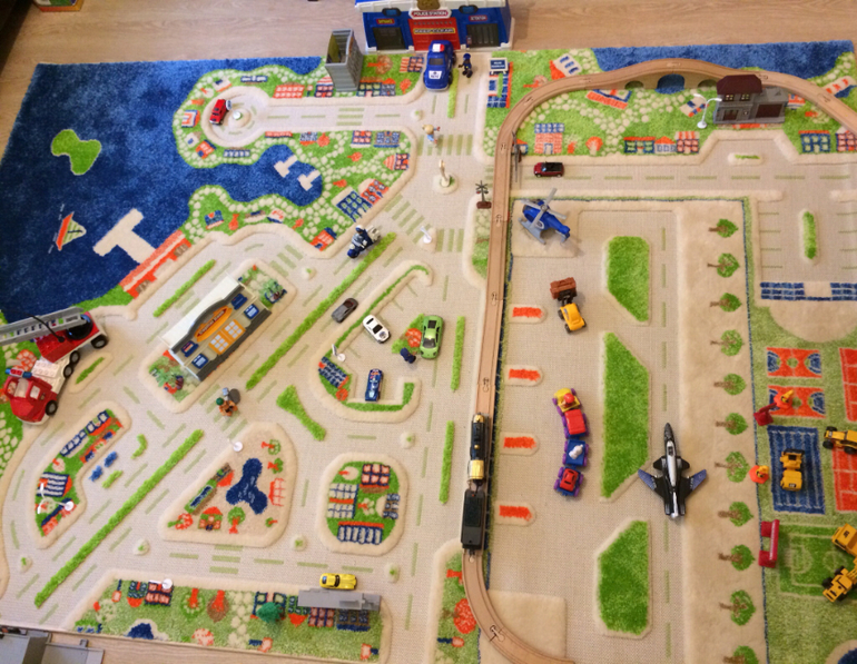 Купили Сереге ковер Мини Сити