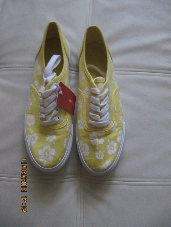 В НАЛИЧИИ женские и детские кеды CONVERSE и MOSSIMO