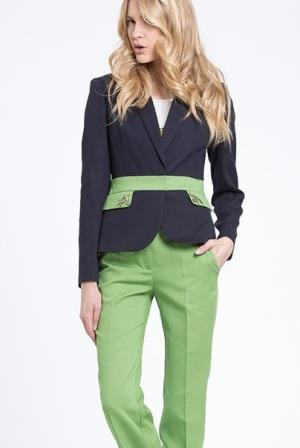 Пристраиваю костюм Лак*би 44р, новый