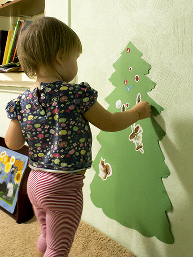 Снежинки и вчерашняя ёлка