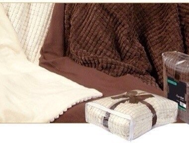 Плед нежнейший , мягкий, теплый и ооочень притягательный!! Мы рады вам предложить - плед комбинированный - актуальный европейский дизайн, модные цвета, современный материал!!!! Лицевая сторона - гладкий ворс, обратная сторона - флис,100% п/э. Цвета - белый, светло-коричневый, шоколадный!!!! Всего 2000рублей!!!