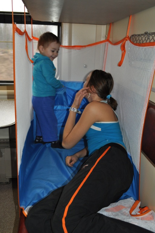 Ремни безопасности в поезде для детей фото