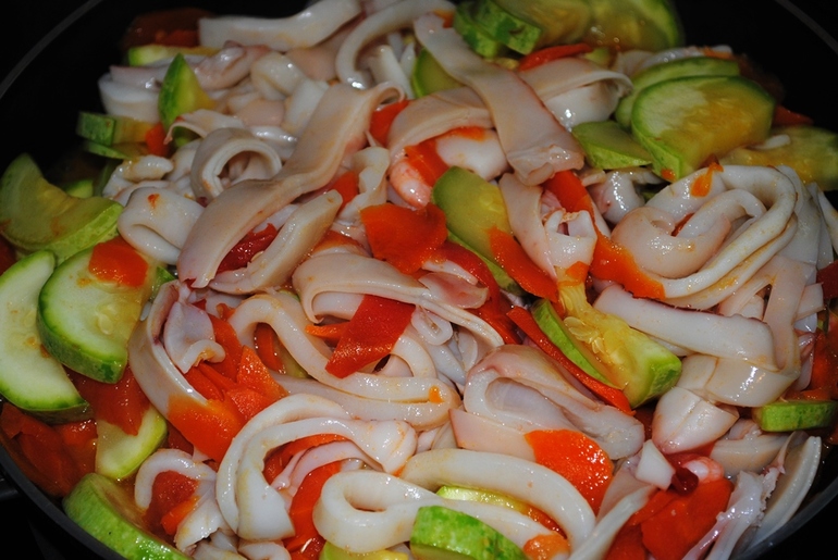 Морепродукты с овощами.....