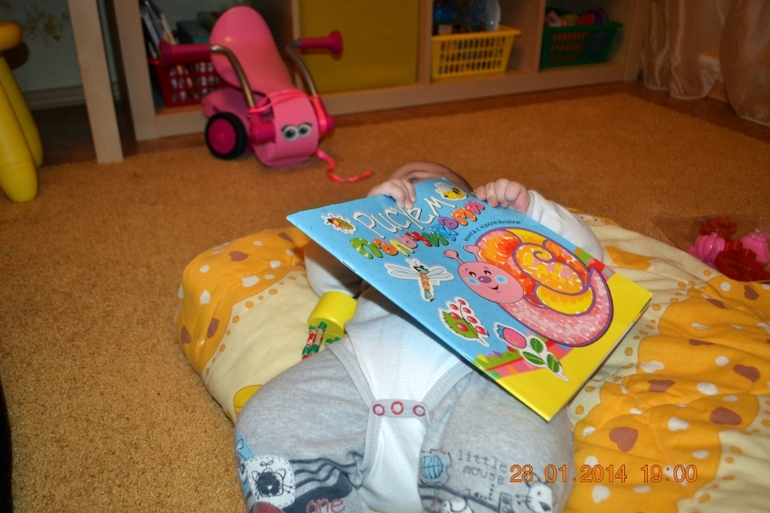 Один день из жизни .Детки-погодки.