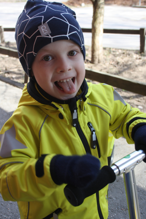 прогулка около дома