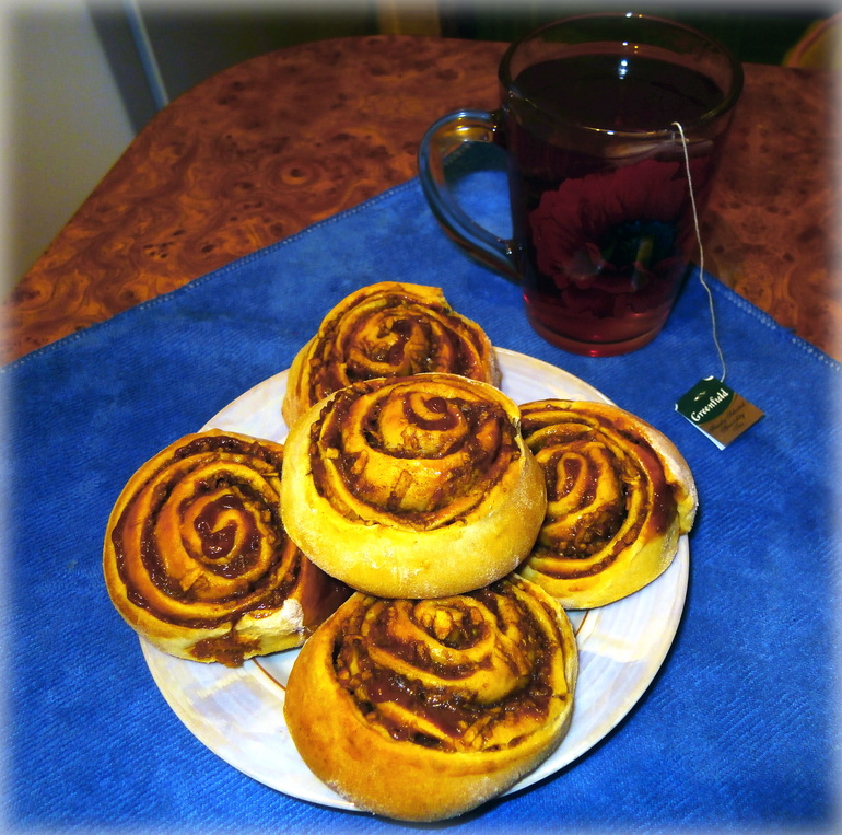 Наши любимые булочки-рулетики