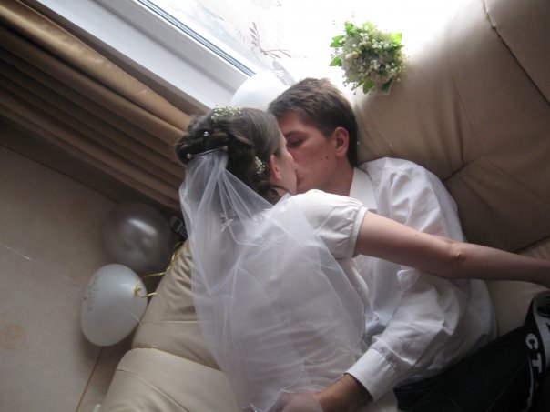 У нас сегодня 5 лет со дня свадьбы.