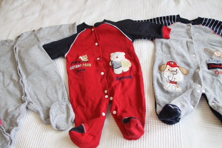 Одежда на мальчика и девочку, пакетами возраст 0-1,5 года