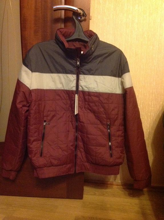 Пристраиваю демисезонную куртку.