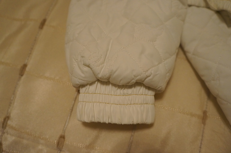 Пальто демисезонное laura Biagiotti .Цена до 15 апреля 2600 руб.