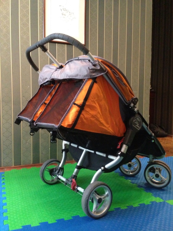 Продаю Baby Jogger City Mini Double