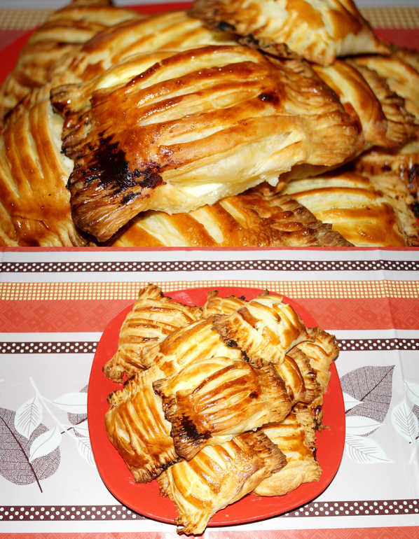 Конвертики с творогом и изюмом