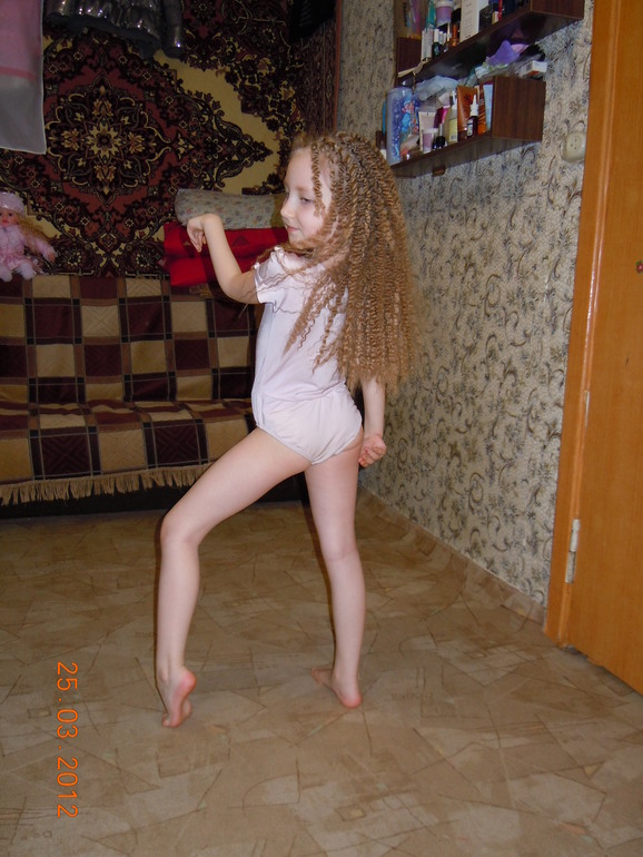 Любитель профессионал, не парикмахер.