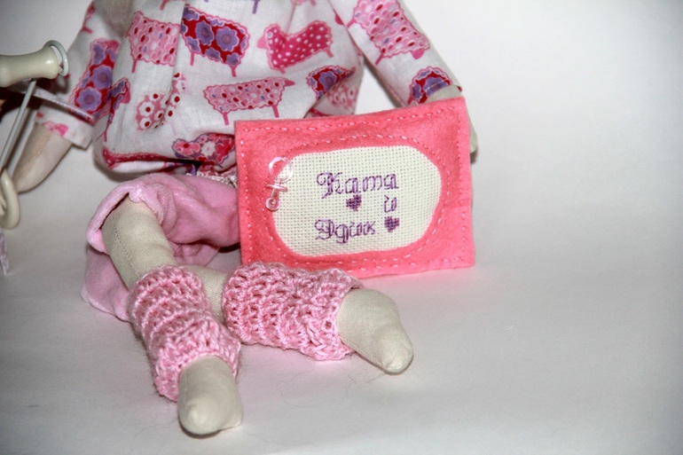 Блондинка с пузиком