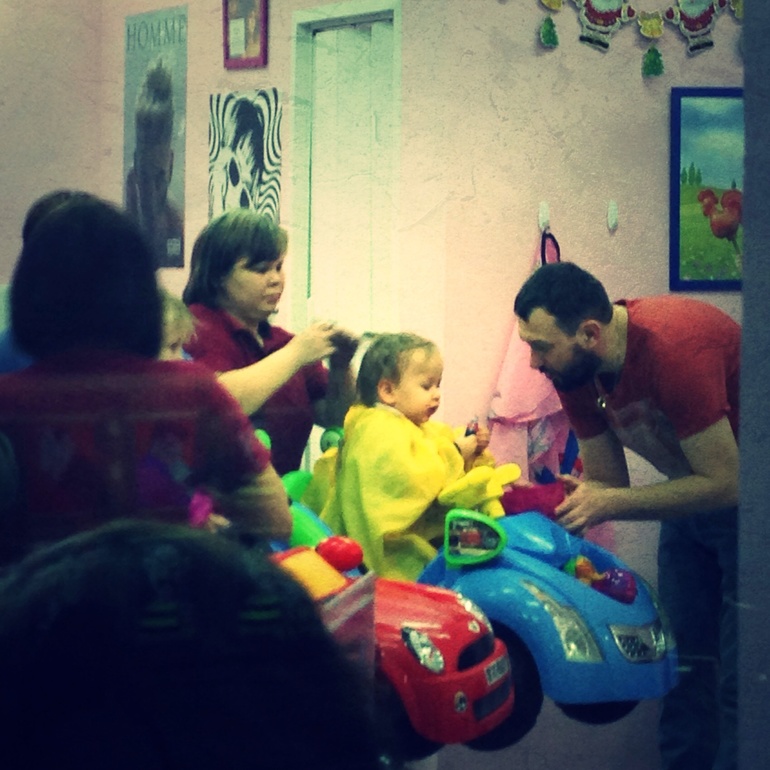 Птенца моего подстригли.