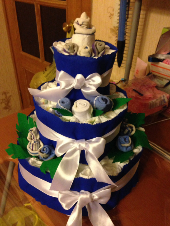 Торт из подгузников в подарок малышу