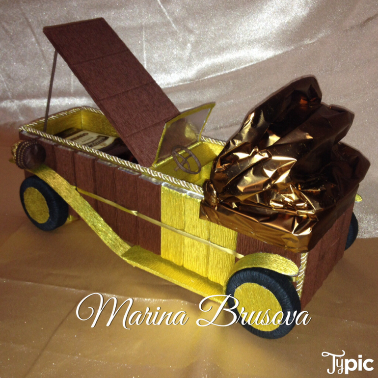 Автомобиль! Сама бы ездила)))