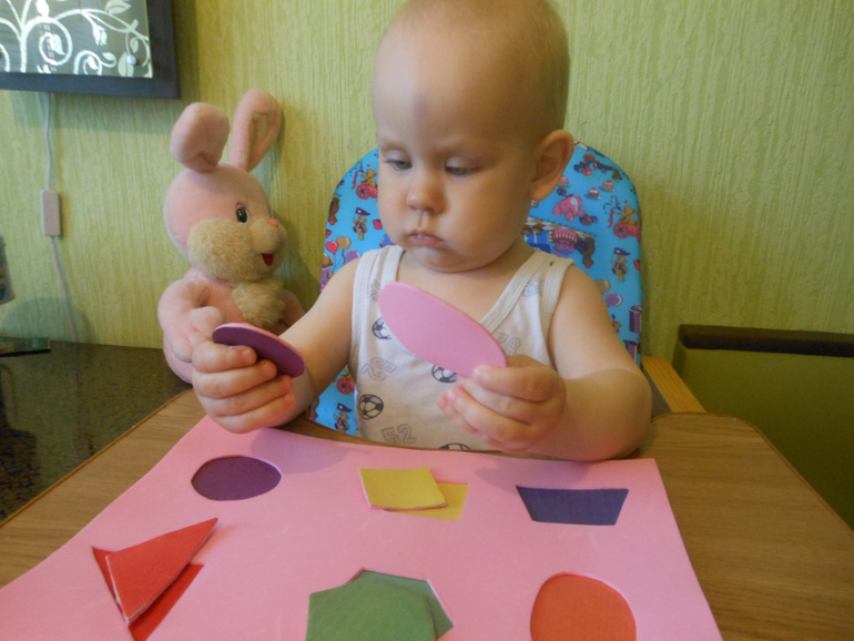 Наш самодельный геометрический сортер.