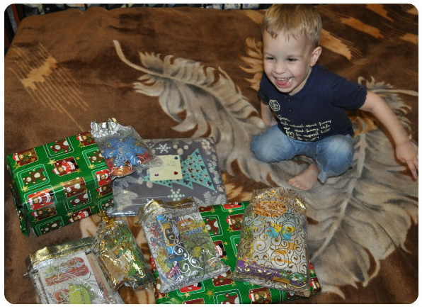 А у нас сегодня снегопад! Настоящий снегопад подарков!