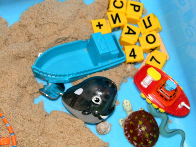 Комплект "творчество с пелёнок".  Путешествуем в зелёную страну