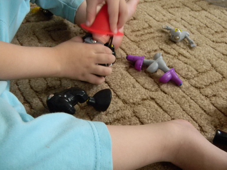 Безопасные магнитные конструкторы.