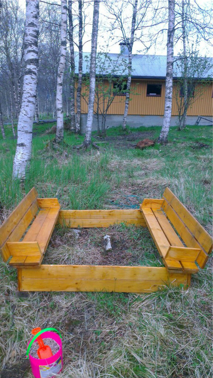 Покрасили вчера.