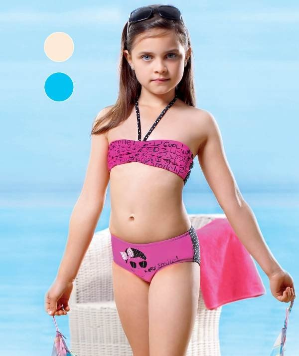 Модель ребенок в купальнике