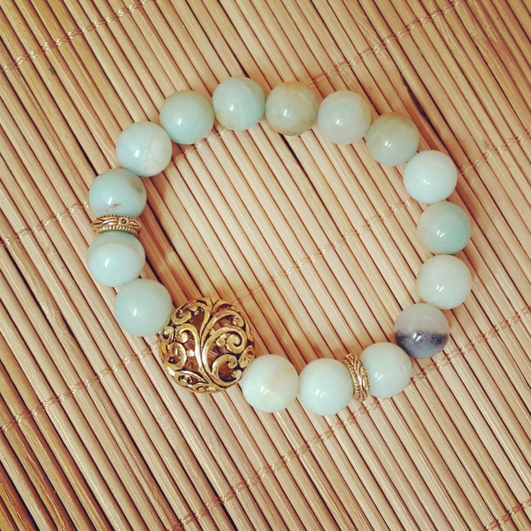 Комплект из агата и говлита.