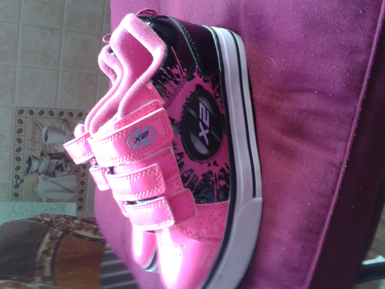 Роликовые кроссовки HEELYS