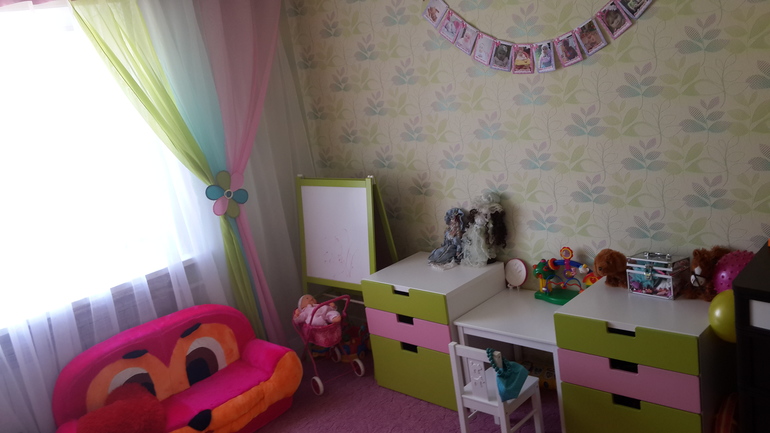 покажу свою детскую))