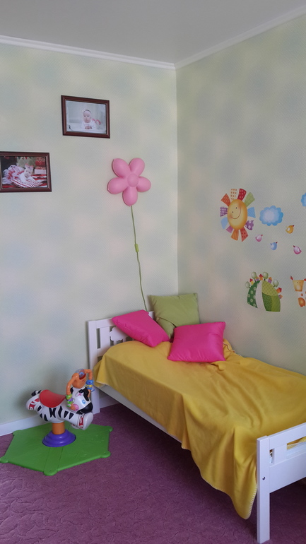 покажу свою детскую))