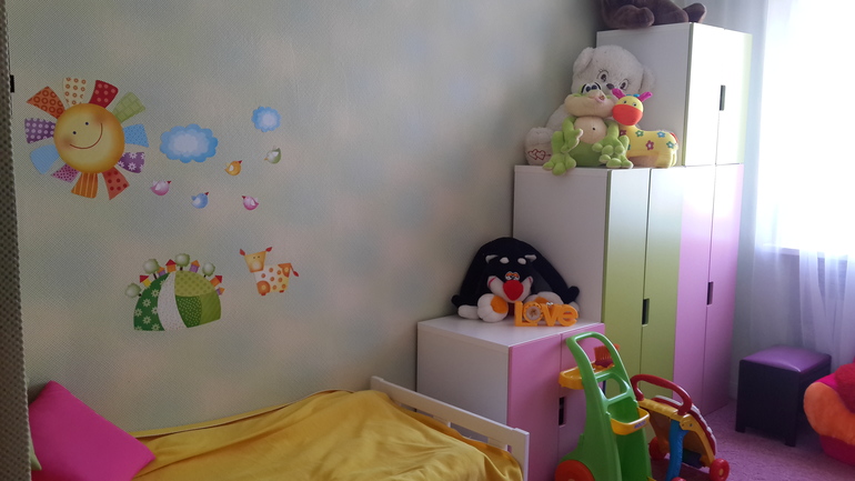 покажу свою детскую))