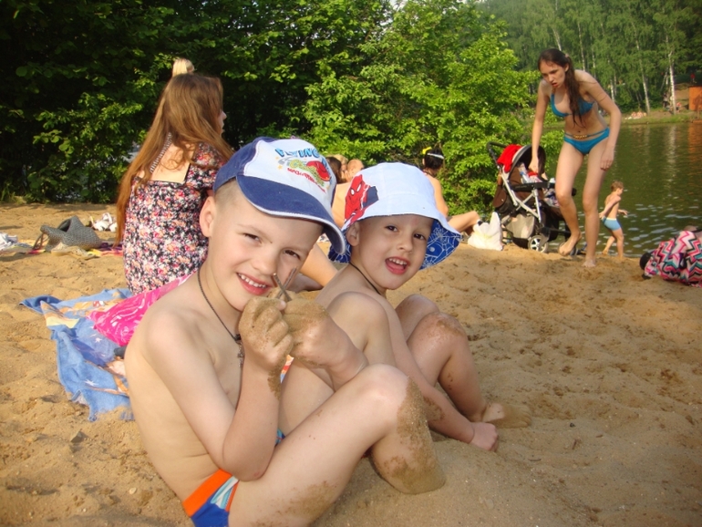 А мы открыли пляжный сезон!